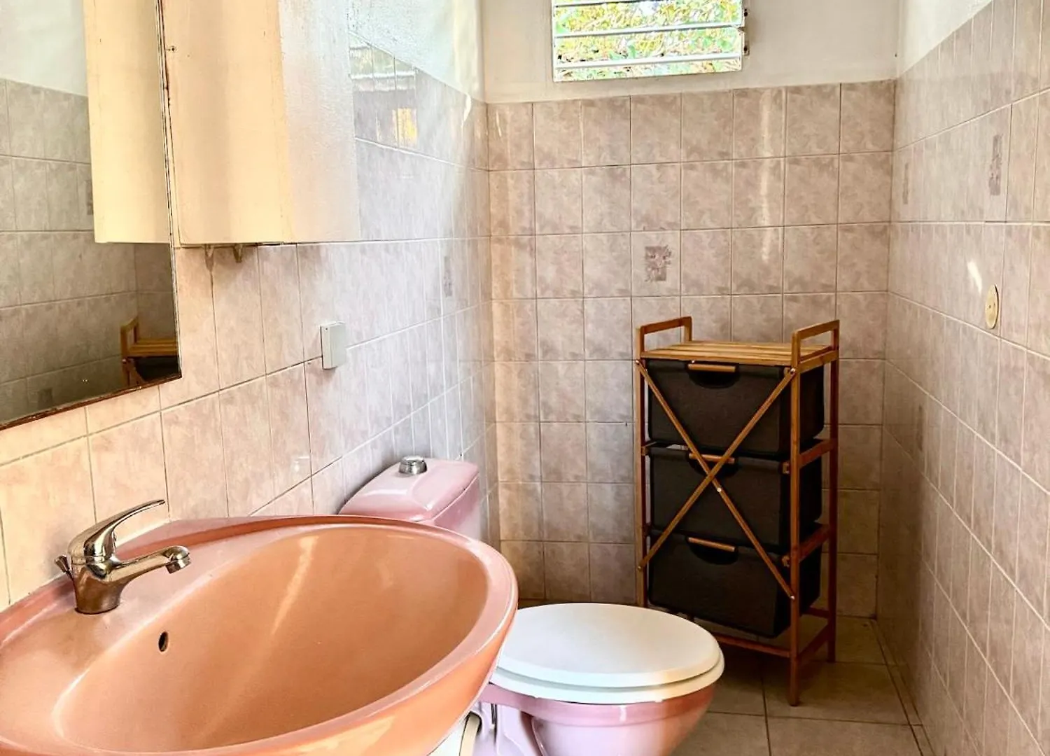 Louer La Villa Turquoise Avec Piscine Privee Baie-Mahault 0*,  Guadeloupe